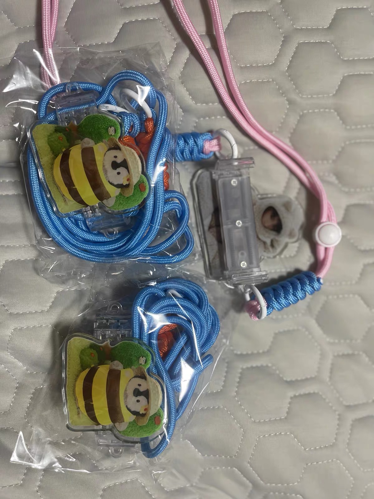 Custom Irregular Shape Phone Back Clip Lanyard photo review